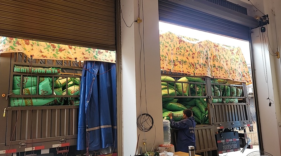 飼料運輸