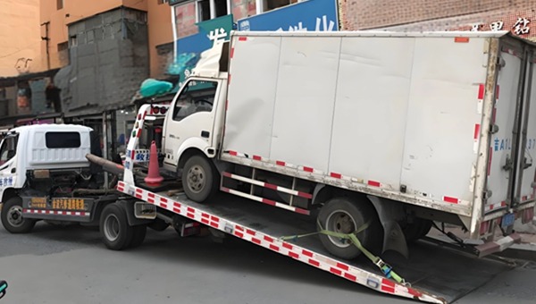 五噸道路救援車運輸
